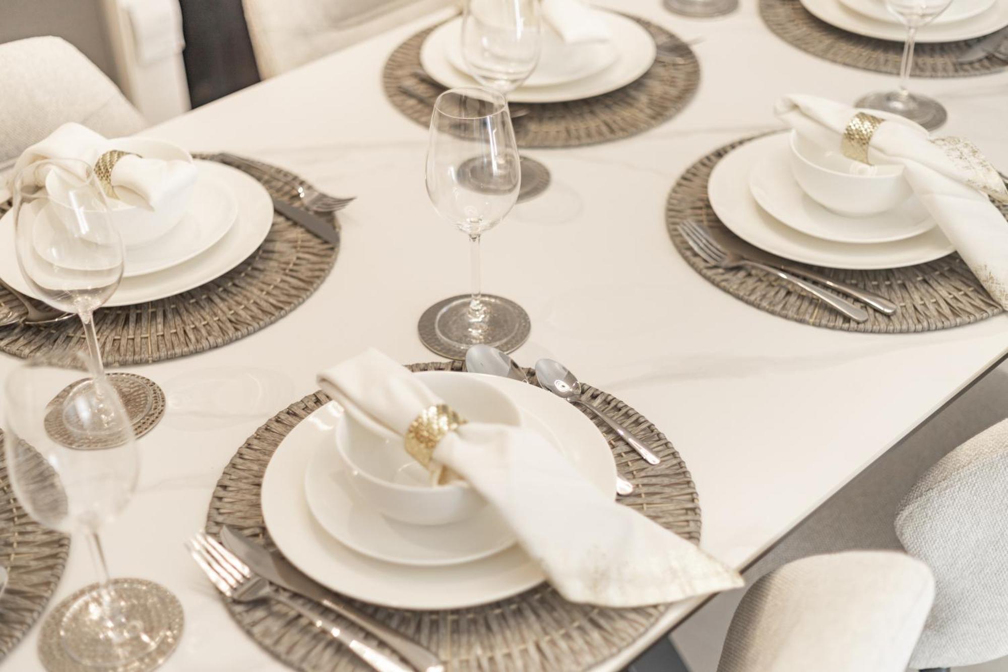Grande Tranquil 2br Next To Opera By Bms Dubai