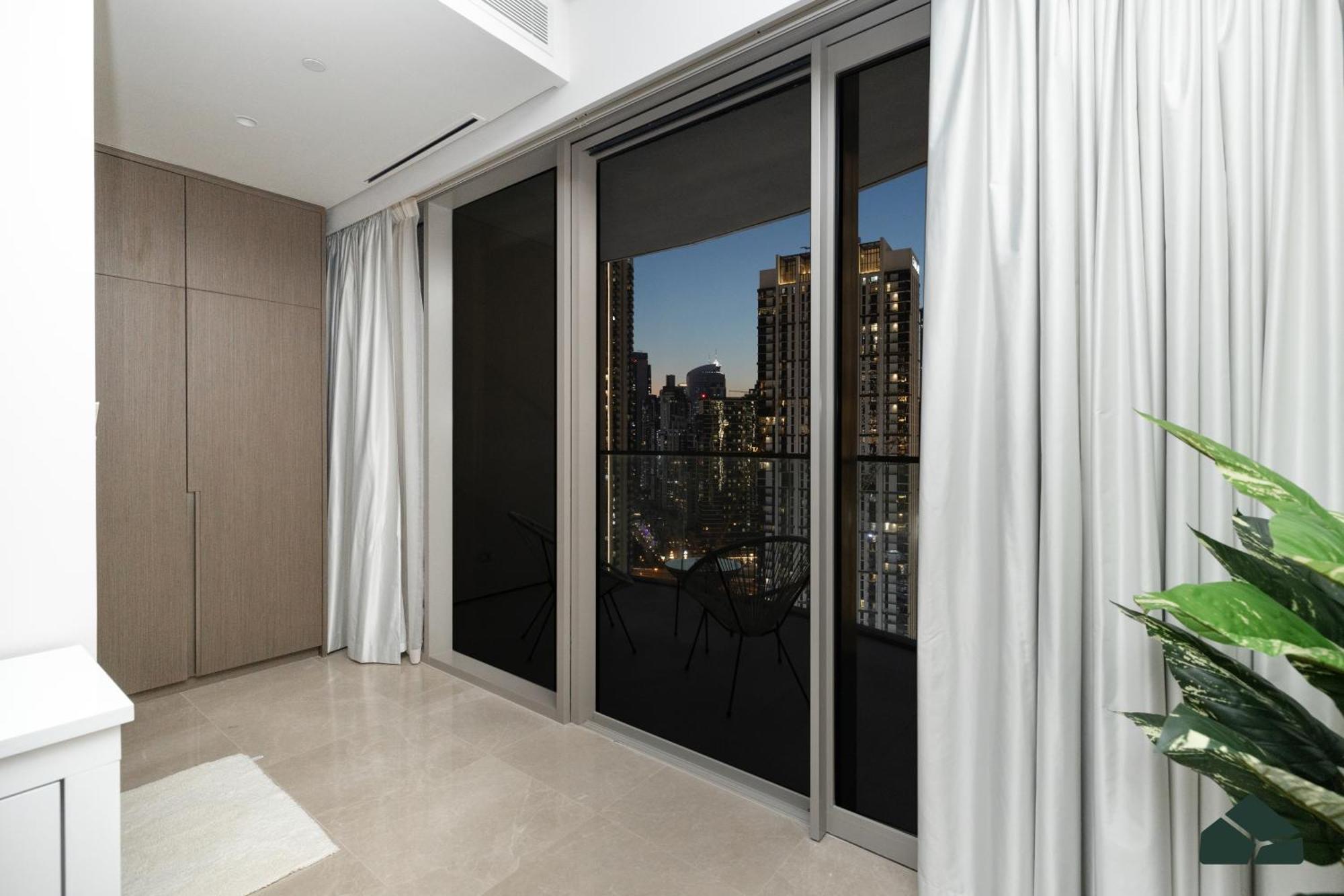 Grande Tranquil 2br Next To Opera By Bms Dubai